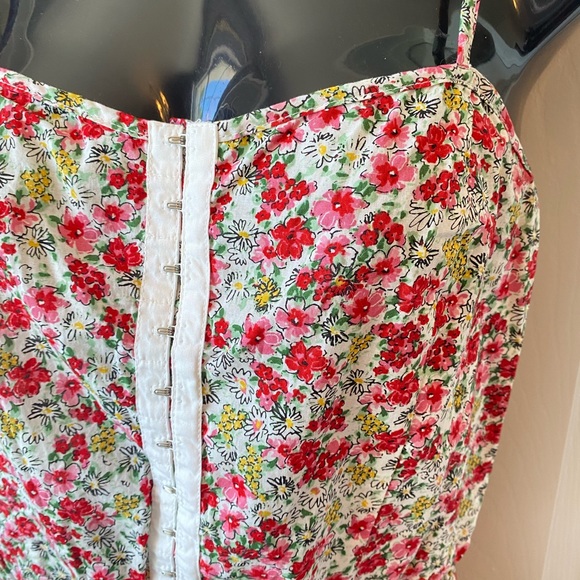 LUCIE ROSE Floral Cami w/ Hook & Eye Detail SZ L - Picture 3 of 4